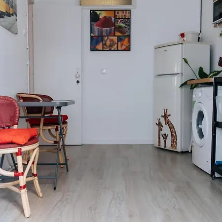 Center King Size Bird Guest house Lisbon